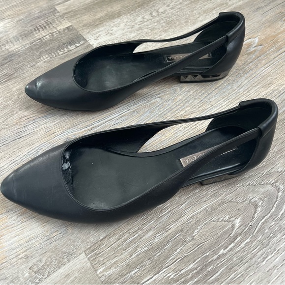 ❌N/A❌ BCBG pyramid stud pointed toe sling backs - Picture 4 of 11